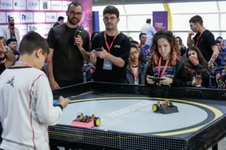 Equipes se enfrentaram na Batalha de Robôs durante a Inova Week 2026