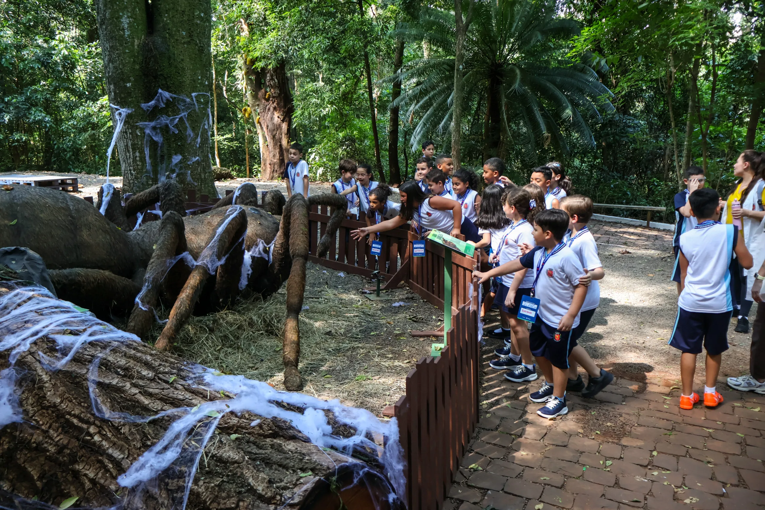 Exposição Primavera Encantada - Natureza Gigante, no Parque do Ingá