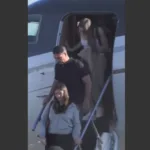 Flávio Bolsonaro chega aos EUA com família