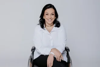 Giane Rodrigues, autora do livro Do Caos ao Poder