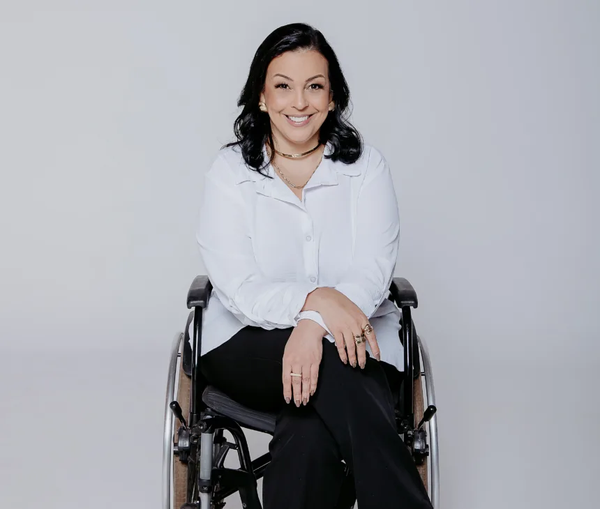 Giane Rodrigues, autora do livro Do Caos ao Poder