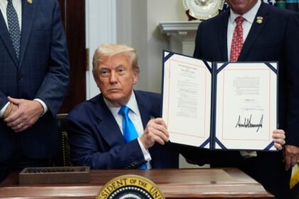 Governo Trump declara emergência nacional e impõe tarifa de 50% ao Brasil