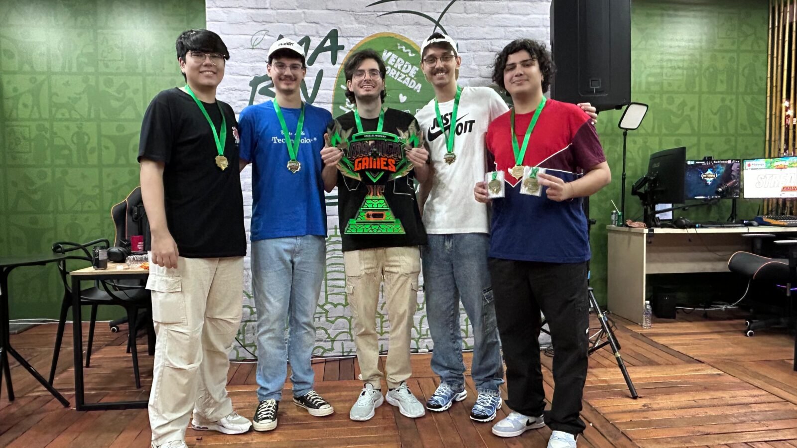 Grande final do campeonato 'Maringá + Games‌' agita estande da Prefeitura na Expoingá; conheça o time vencedor