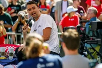 Morte de ativista conservador Charlie Kirk gera comoção entre políticos brasileiros