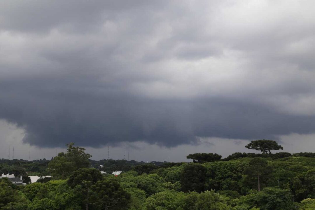 Nuvem de chuva no Paraná