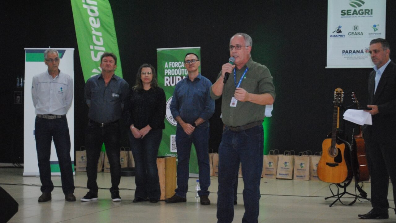 Operadores de colheitadeiras são premiados em Maringá