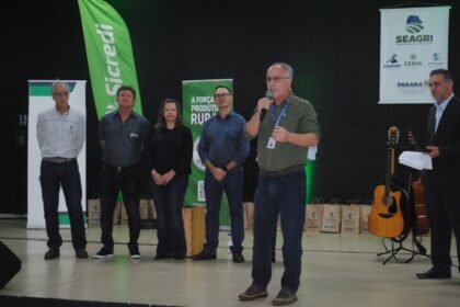 Operadores de colheitadeiras são premiados em Maringá