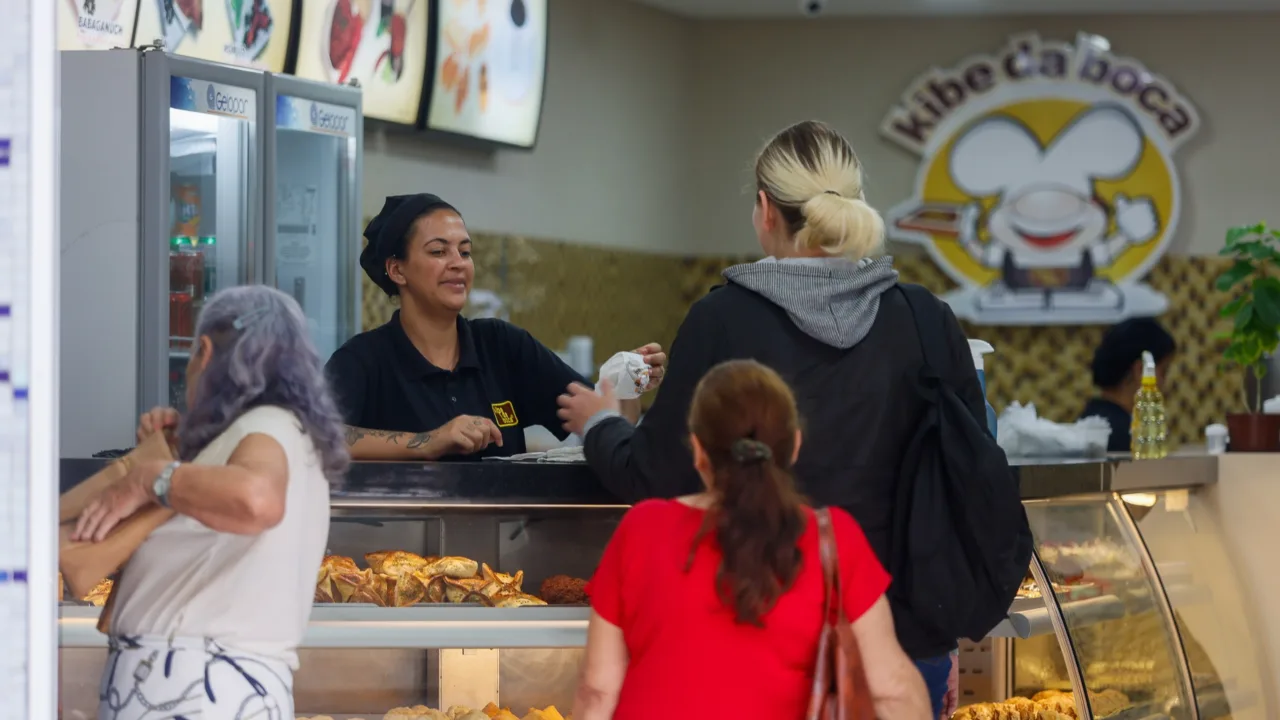 Paraná é o terceiro estado que mais gera empregos em 2025 80 mil vagas de janeiro a abril