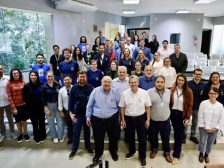 Maringá inova em sustentabilidade! Conheça o shopping de recicláveis, a revitalização do Parque do Ingá e o parque com Leiria. Cidade se torna referência verde.