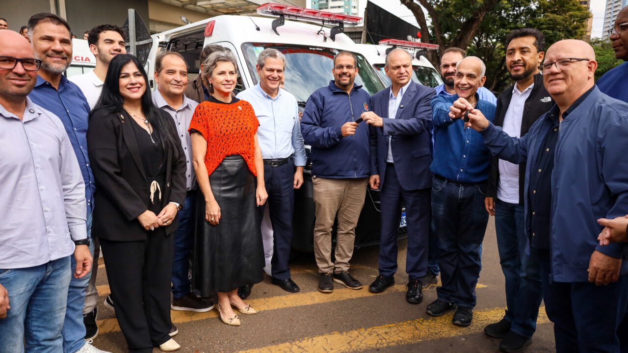 Prefeitura de Maringá entrega quatro novas ambulâncias e amplia frota da Saúde