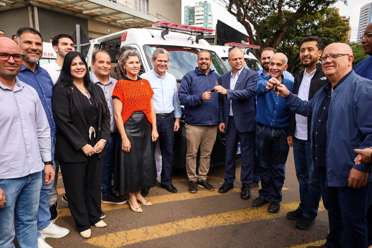 Prefeitura de Maringá entrega quatro novas ambulâncias e amplia frota da Saúde