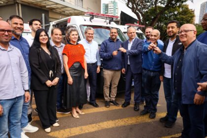 Prefeitura de Maringá entrega quatro novas ambulâncias e amplia frota da Saúde