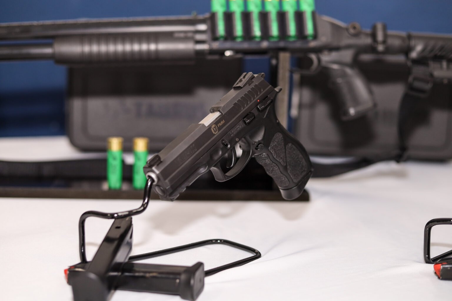 Prefeitura entrega 35 novas pistolas e novos uniformes ao agentes da Guarda Civil Municipal