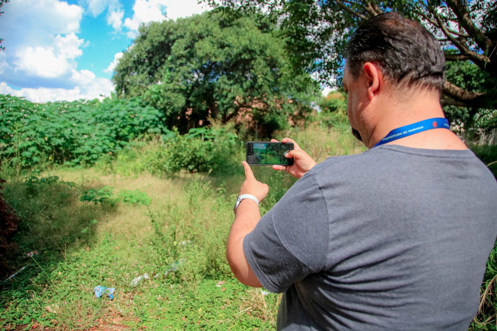 Prefeitura notifica proprietários para que mantenham imóveis limpos e conservados