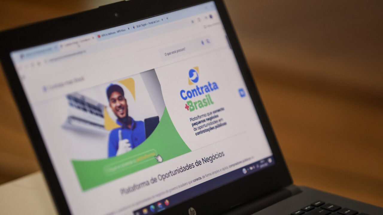 Programa ‘MEI Resolve’ capacita pequenos negócios para serviços públicos, impulsionando a economia e promovendo desenvolvimento comunitário.