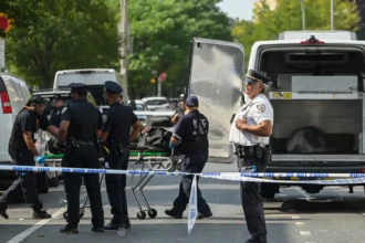 Tiroteio em um clube lotado no bairro do Brooklyn, em Nova York