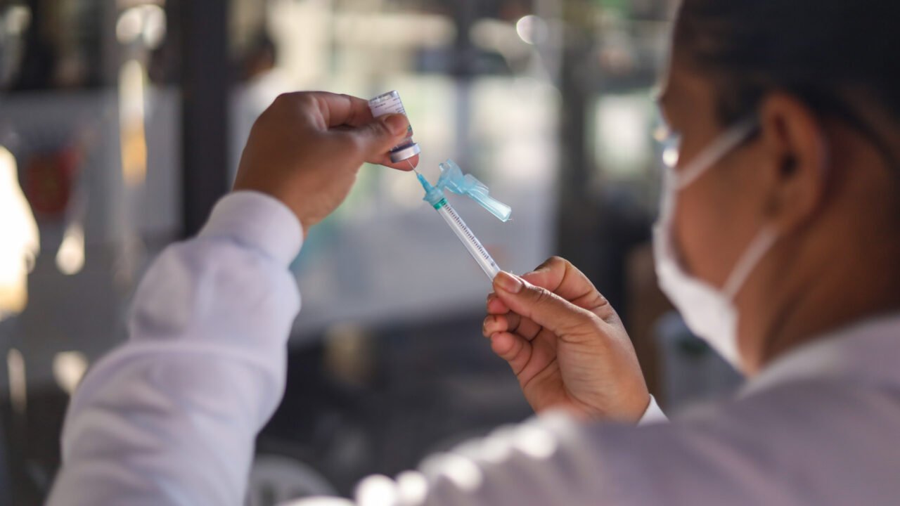 Vacinação contra gripe em Maringá