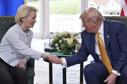 Von der Leyen e Trump chegam a acordo comercial entre UE e EUA para evitar guerra tarifária total