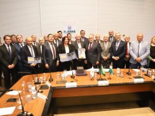 Piana apresenta avanços econômicos do Paraná a autoridades argentinas