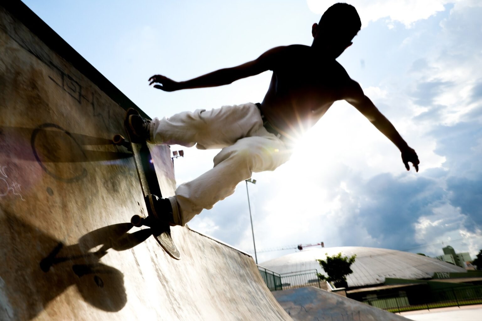 O projeto Hip Hop e Skate nas escolas estaduais pretende aproximar os jovens de temas como cidadania, igualdade e protagonismo, utilizando elementos do seu universo cultural.