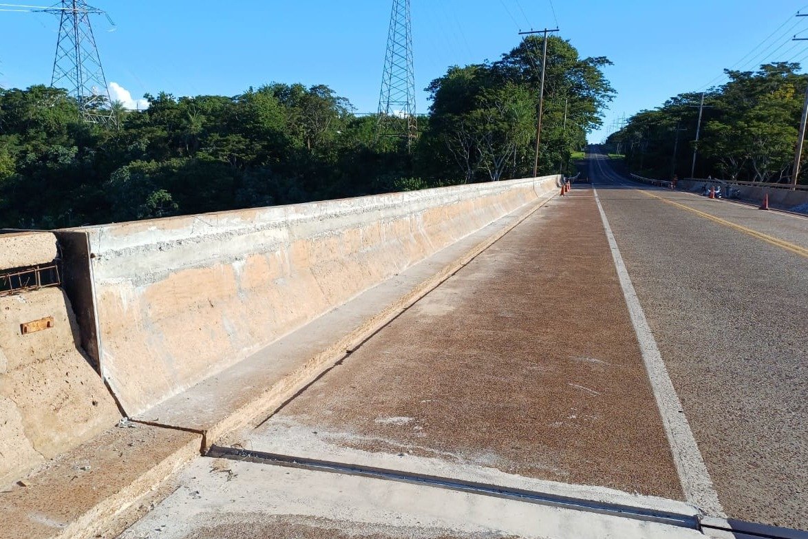 Ponte sobre o Rio Paranapanema em Diamante do Norte terá operação pare-e-siga