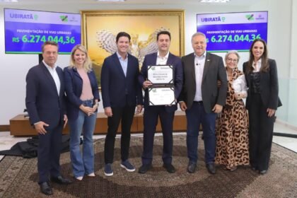 O governador Ratinho Júnior (PSD), o prefeito de Ubiratã Fábio Dalécio (PP) e a deputada estadual Maria Victoria (PP) confirmaram o investimento de R$ 7,7 milhões na pavimentação de ruas no distrito de Yolanda.