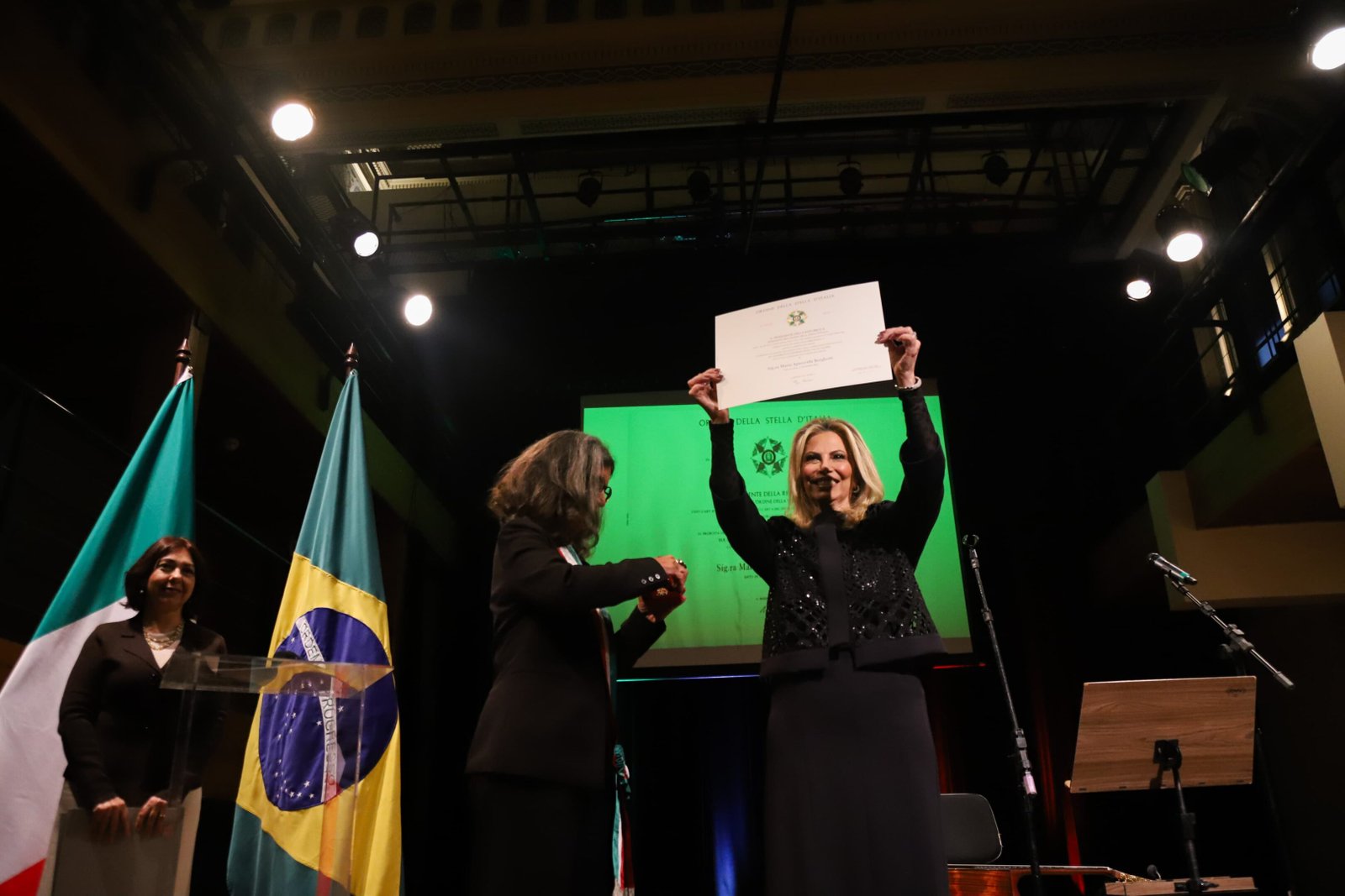 Cida Borghetti é homenageada com a mais alta condecoração oficial do Governo Italiano