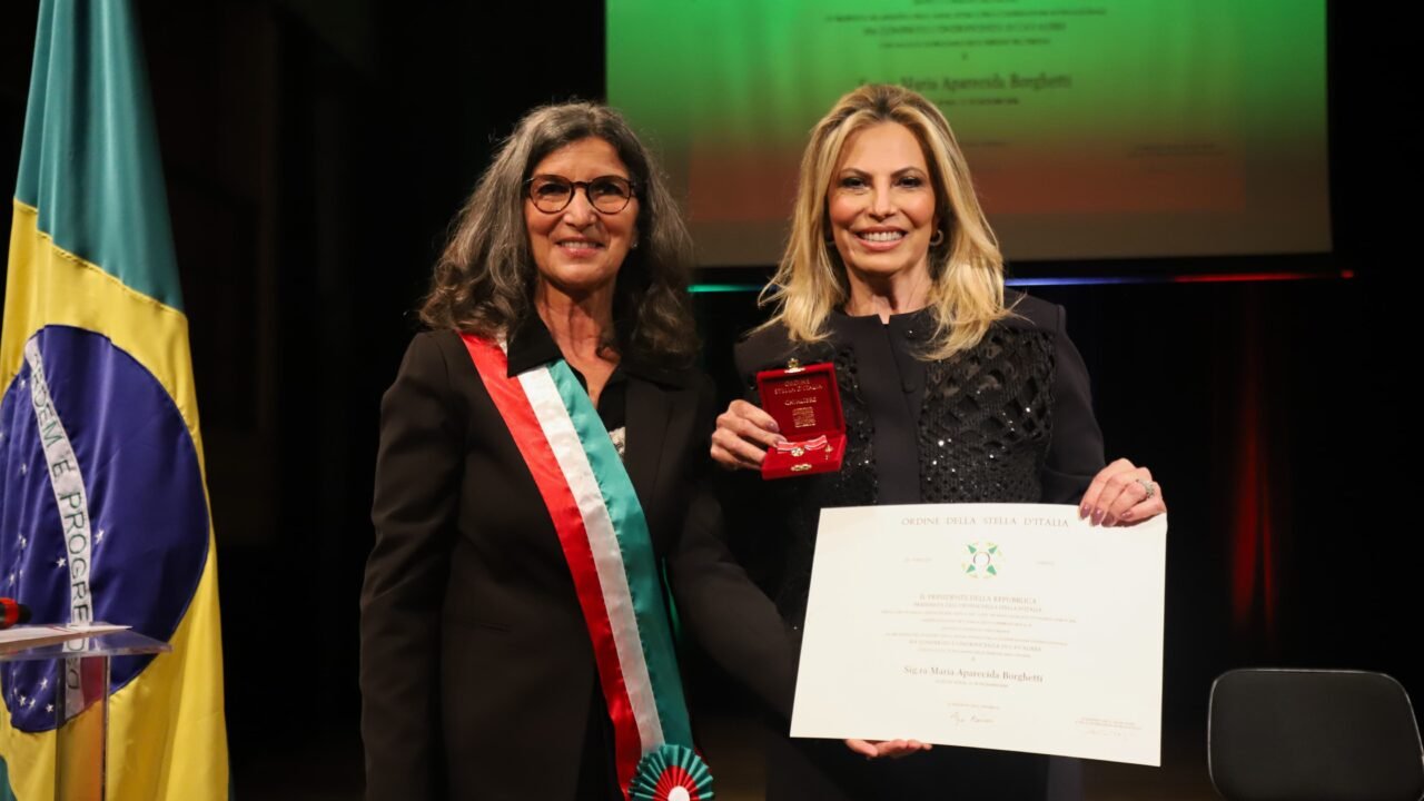 Cida Borghetti é homenageada com a mais alta condecoração oficial do Governo Italiano