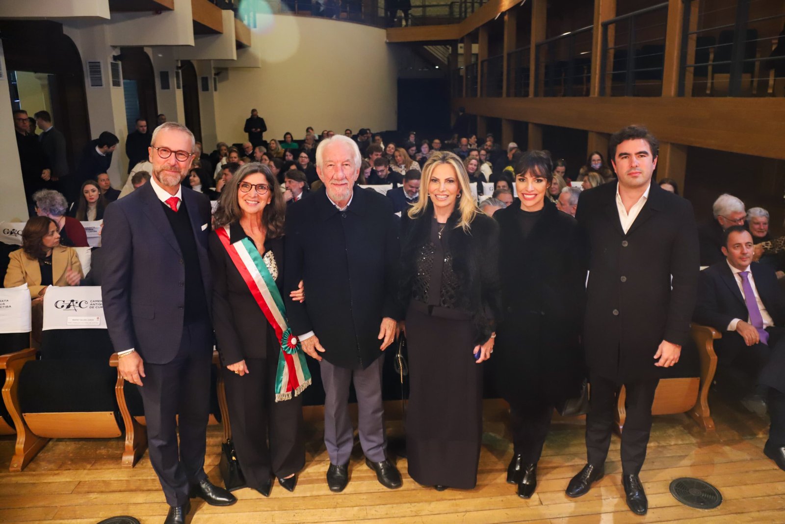 Cida Borghetti é homenageada com a mais alta condecoração oficial do Governo Italiano