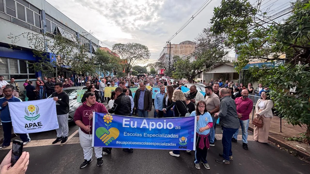 APAE Sarandi e Prefeitura se unem em mobilização histórica para defender direitos das pessoas com deficiência e a educação inclusiva contra a ADI 7796. Saiba mais sobre este importante ato em Sarandi.