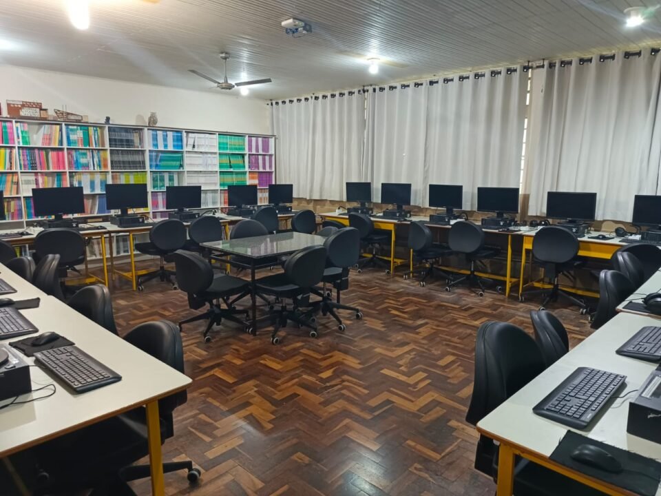 Colégio Estadual Marquês de Herval, de Uniflor, região Noroeste do Paraná