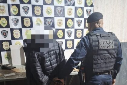 "Delivery do tráfico": Homem que usava moto de entrega para traficar drogas é preso pela GCM de Maringá