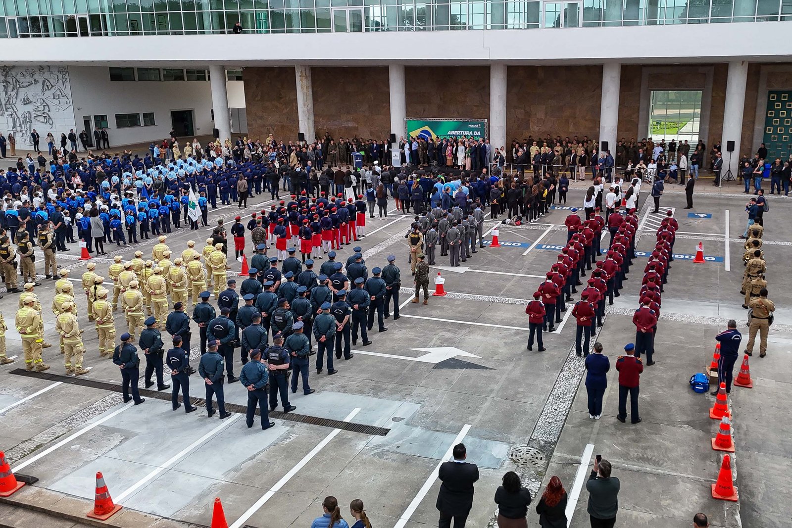 Cerimônia no Palácio Iguaçu celebra a independência e o início da Semana da Pátria