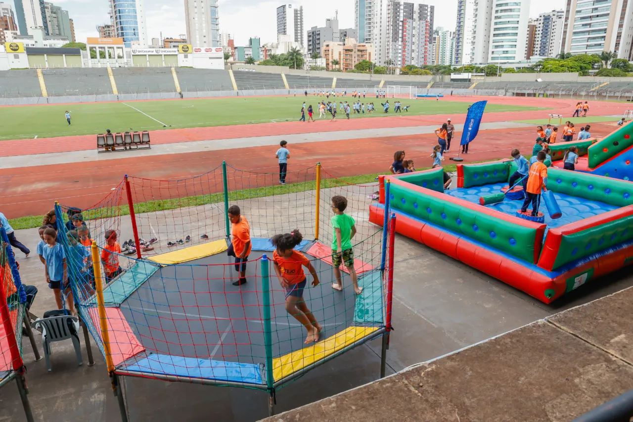 Festival reúne mais de 350 crianças e adolescentes em dia de brincadeiras em Maringá