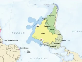 O IBGE lançou um mapa-múndi invertido, colocando o Sul no topo e desafiando percepções tradicionais. A iniciativa destaca como a cartografia influencia nossa visão do mundo e sugere novas perspectivas geográficas. O novo modelo gera debates sobre identidade e posição global, incentivando reflexões sobre representação e interpretação espacial. 🌍