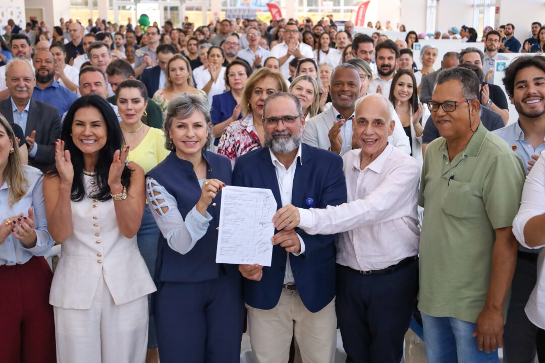 Durante a cerimônia, também foi realizada a assinatura de renovação do contrato anual avaliado em R$ 45,2 milhões com a Liga Álvaro Bahia
