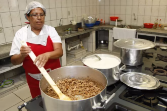 Estado investe na valorização das merendeiras com capacitação inédita do Senac