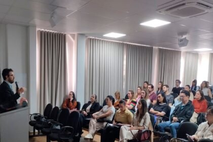 Cirurgiões-dentistas da rede municipal recebem treinamento em laserterapia