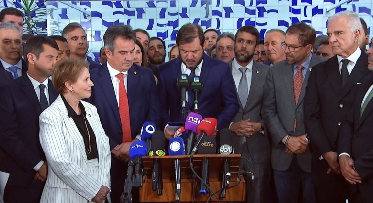 União Brasil e Progressistas deixam governo Lula e exigem saída de ministros