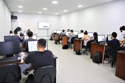 cursos gratuitos de Informática Básica e de Programação