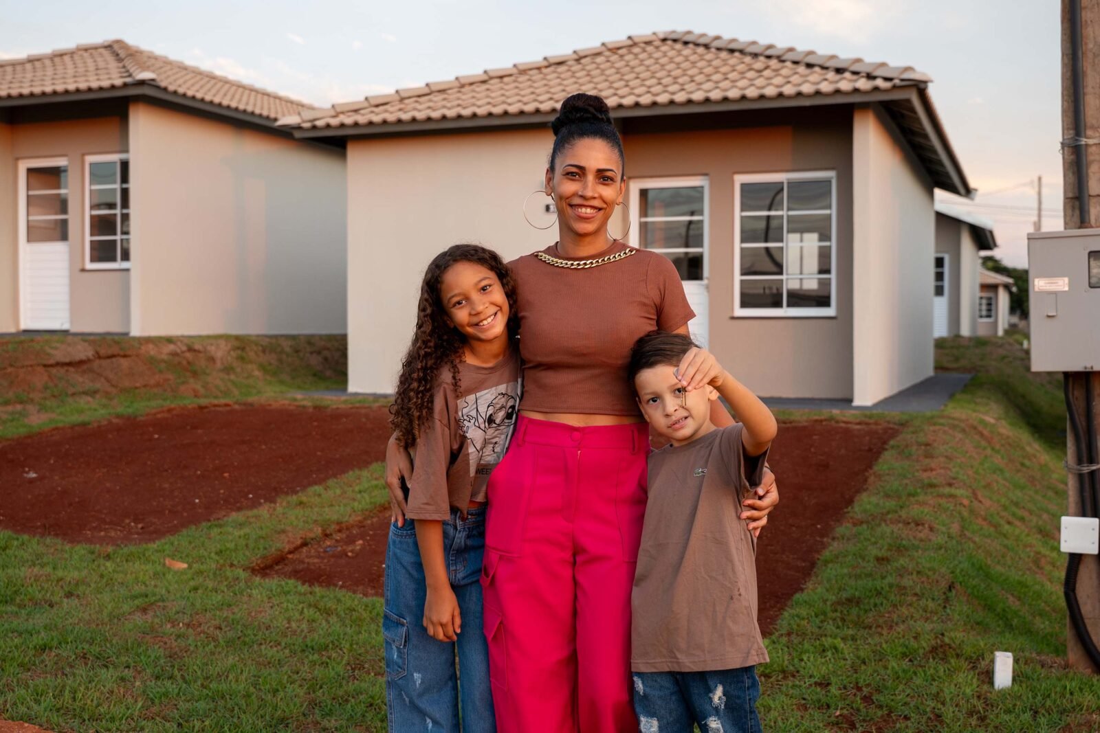 Ratinho Junior inaugura bairro planejado com 371 casas em Assis Chateaubriand