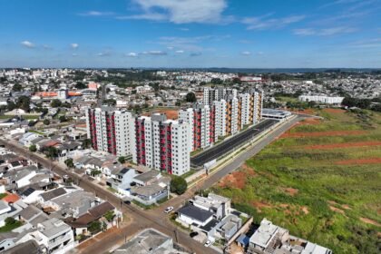 10,4 milhões de paranaenses residem em casas e 1,3 milhão em apartamentos, aponta IBGE