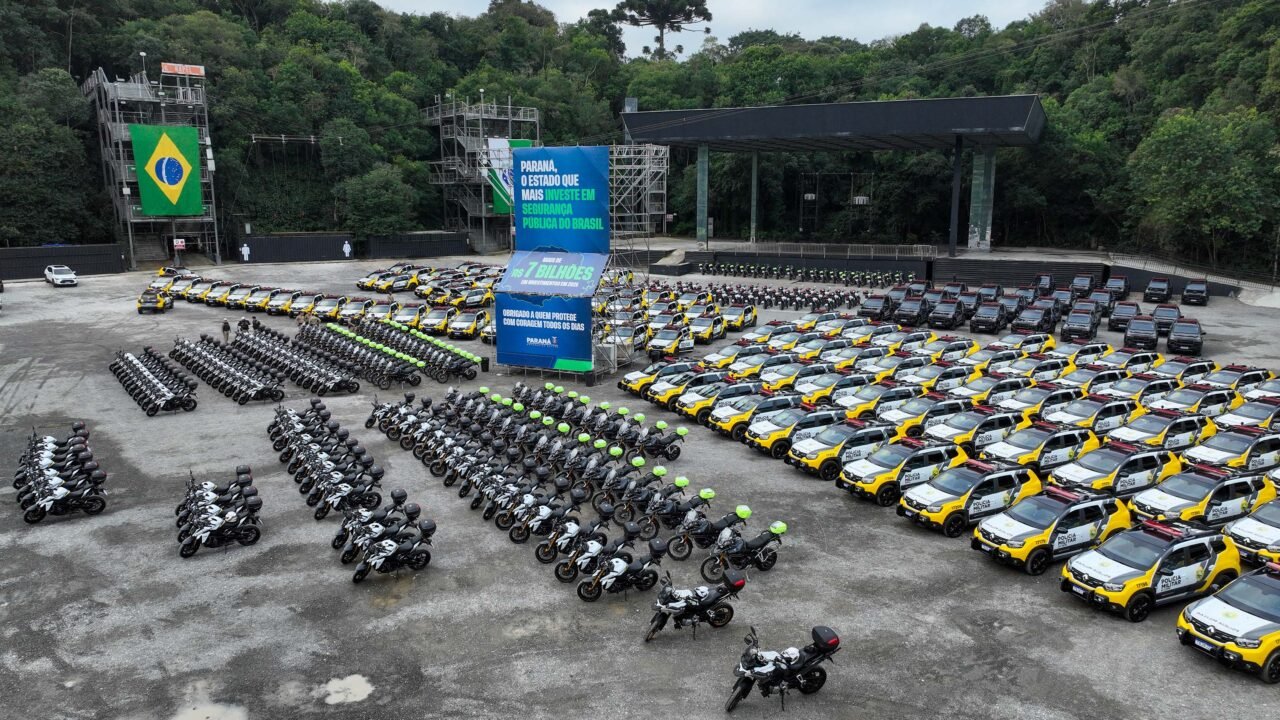 Governador entrega 209 motos e 222 viaturas novas para a Polícia Militar; investimento de R$ 63 milhões