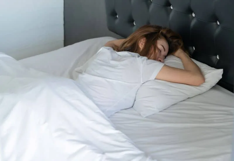 A Posição de Dormir Reflete o Seu Estado de Saúde: Descubra o que a sua postura diz sobre você