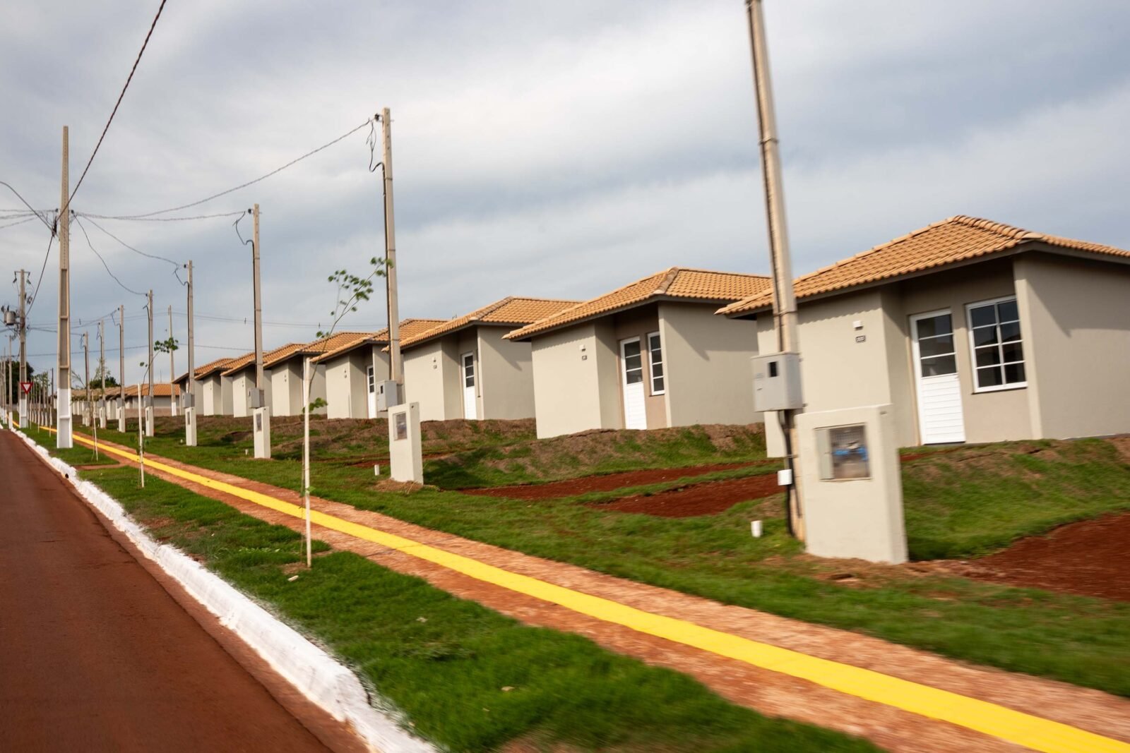 Ratinho Junior inaugura bairro planejado com 371 casas em Assis Chateaubriand