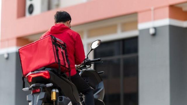 Maringá aprova lei para proteger entregadores e moradores de condomínios