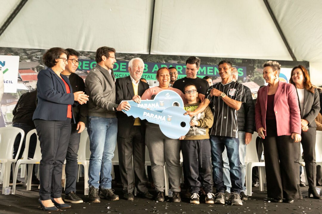 Casa Fácil Paraná: Darci Piana entrega residencial com 128 apartamentos para atender famílias de Londrina