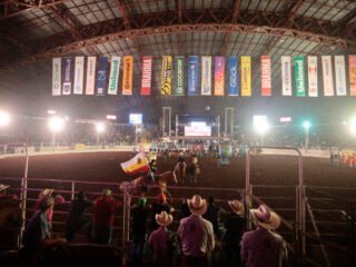 Expoingá, festas regionais e gastronomia movimentam o turismo do Paraná em maio