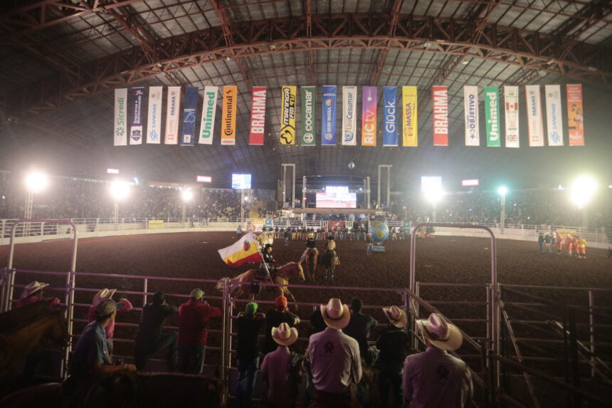 Expoingá, festas regionais e gastronomia movimentam o turismo do Paraná em maio