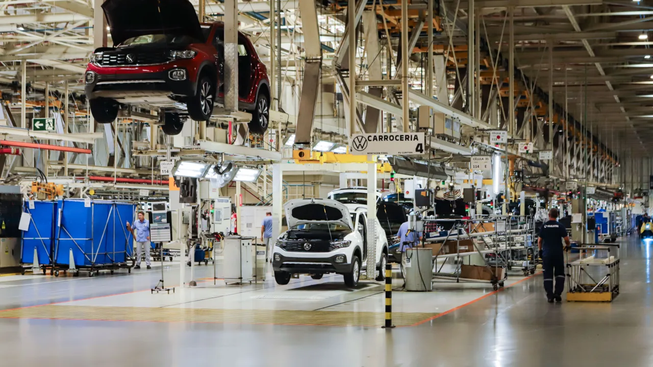 Fique de Olho no Paraná: Indústria Explode com Crescimento de 5,3% em 2025,